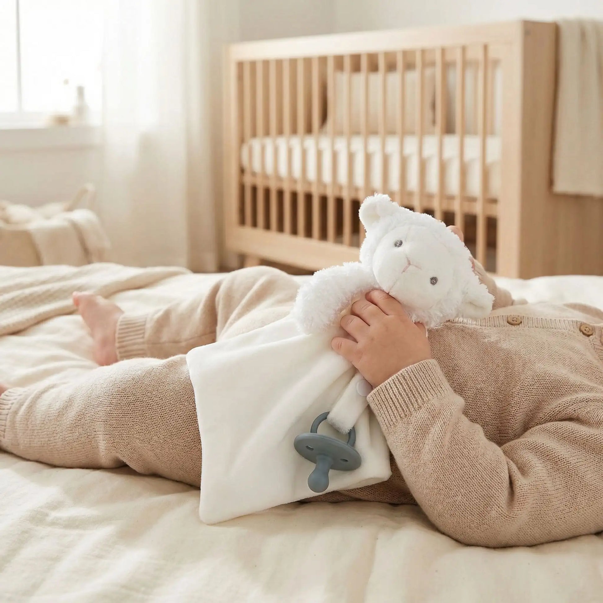 bebe-doudou-plat-mouton-blanc