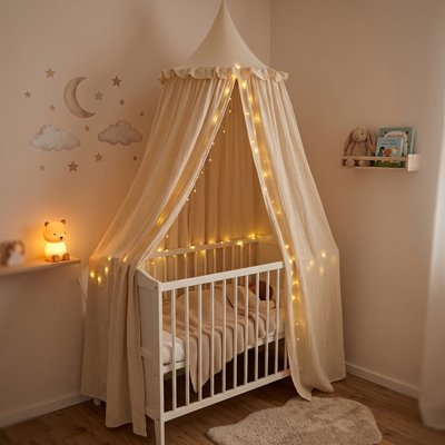 Ciel de lit  beige sur lit blanc