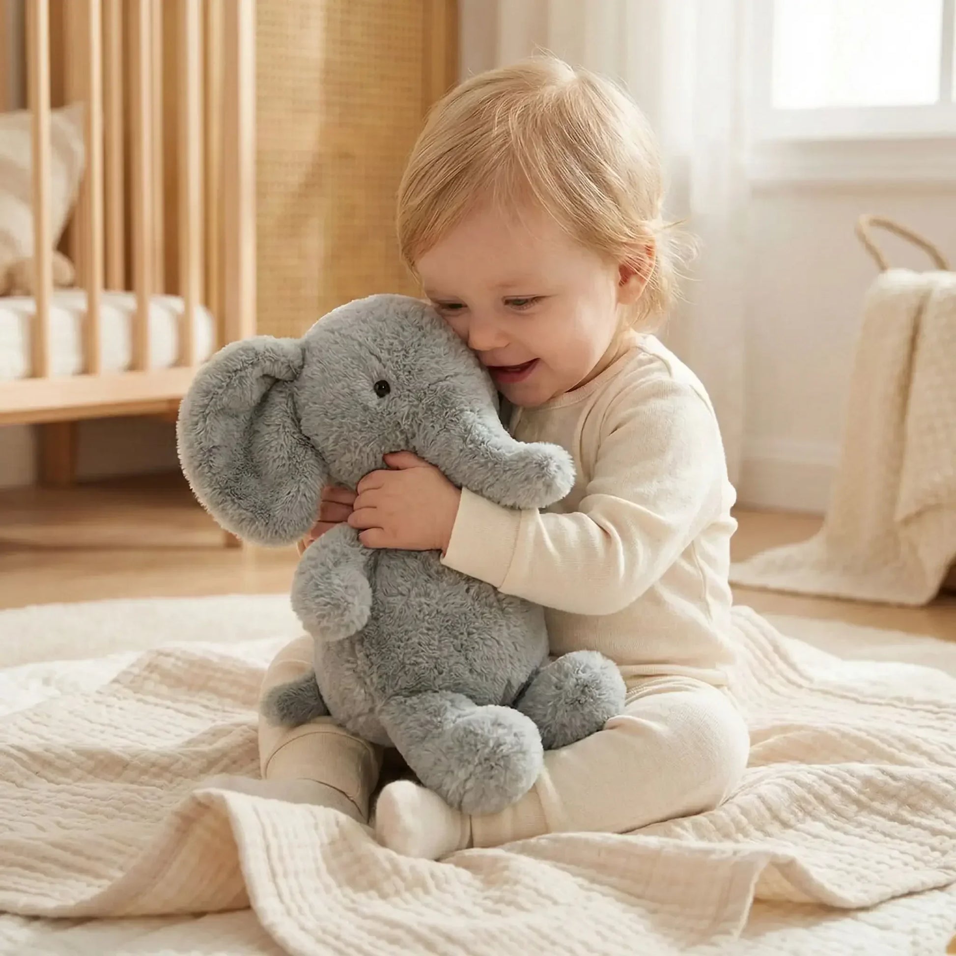 doudou-calin-elephant-fille