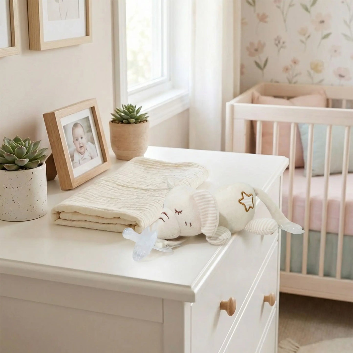 doudou-elephant-attache-tetine-objet-transition