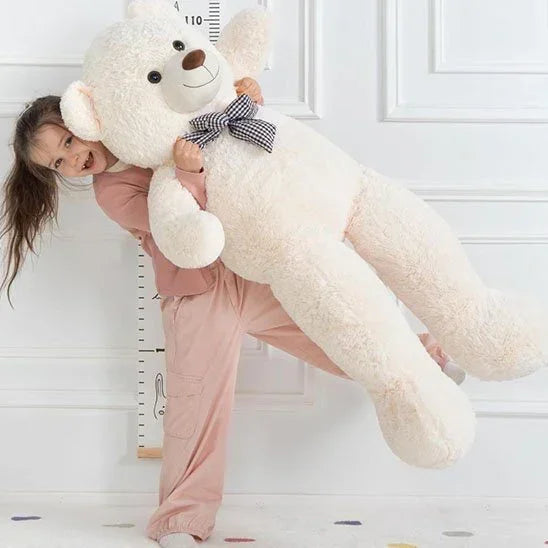 Ours en peluche blanc avec jeune fille 