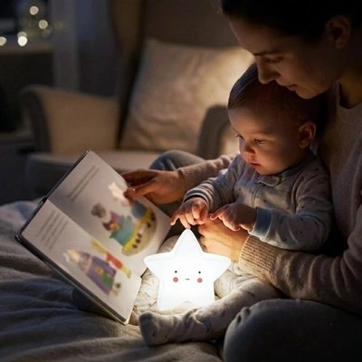 Veilleuse bébé pour la lecture du soir